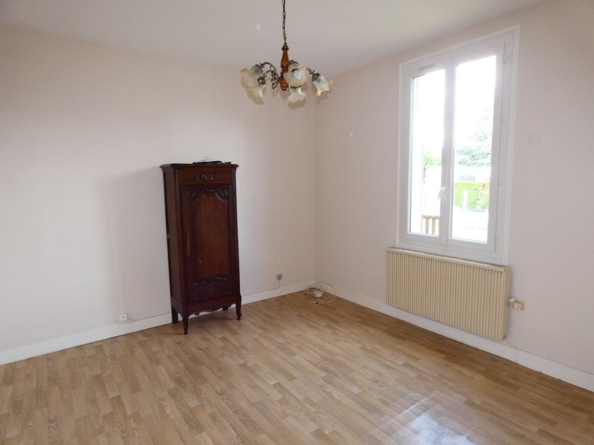 Maison du pays de 70 m² env. avec terrain, garage et cave à 126 500 €
