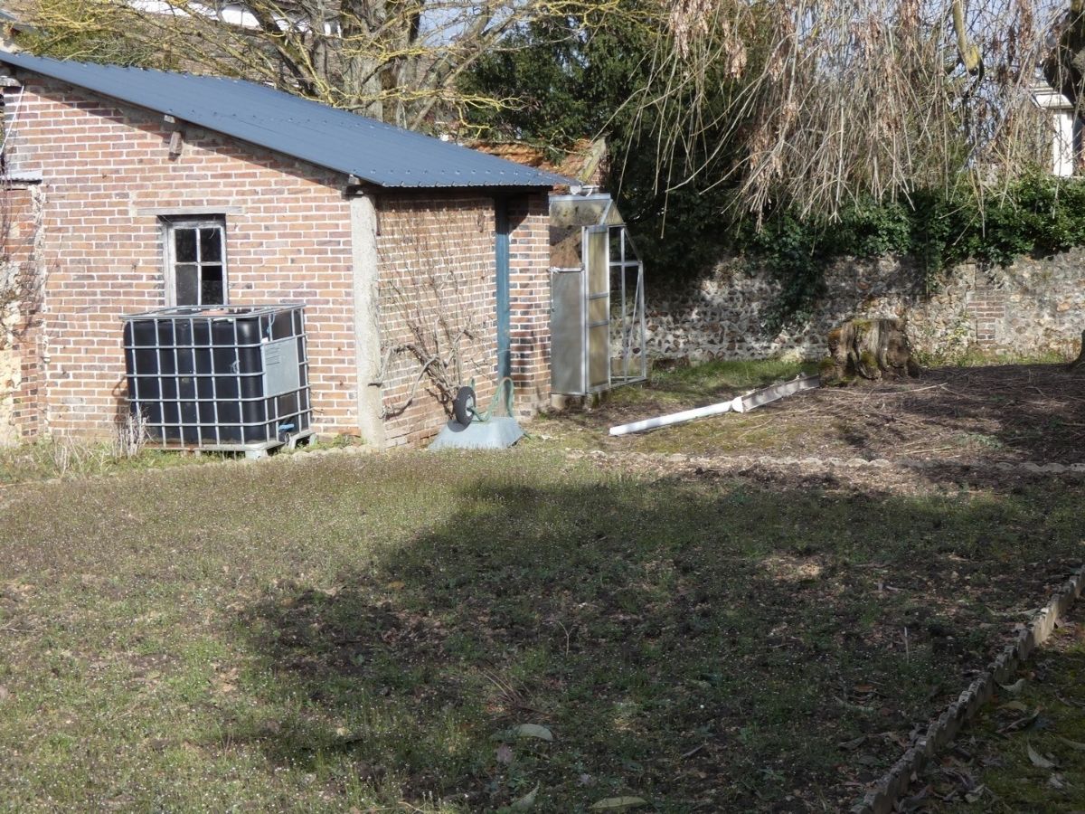 Dans Verneuil sur Avre Maison 3 chambres avec Terrain double garage à 240 000 €.