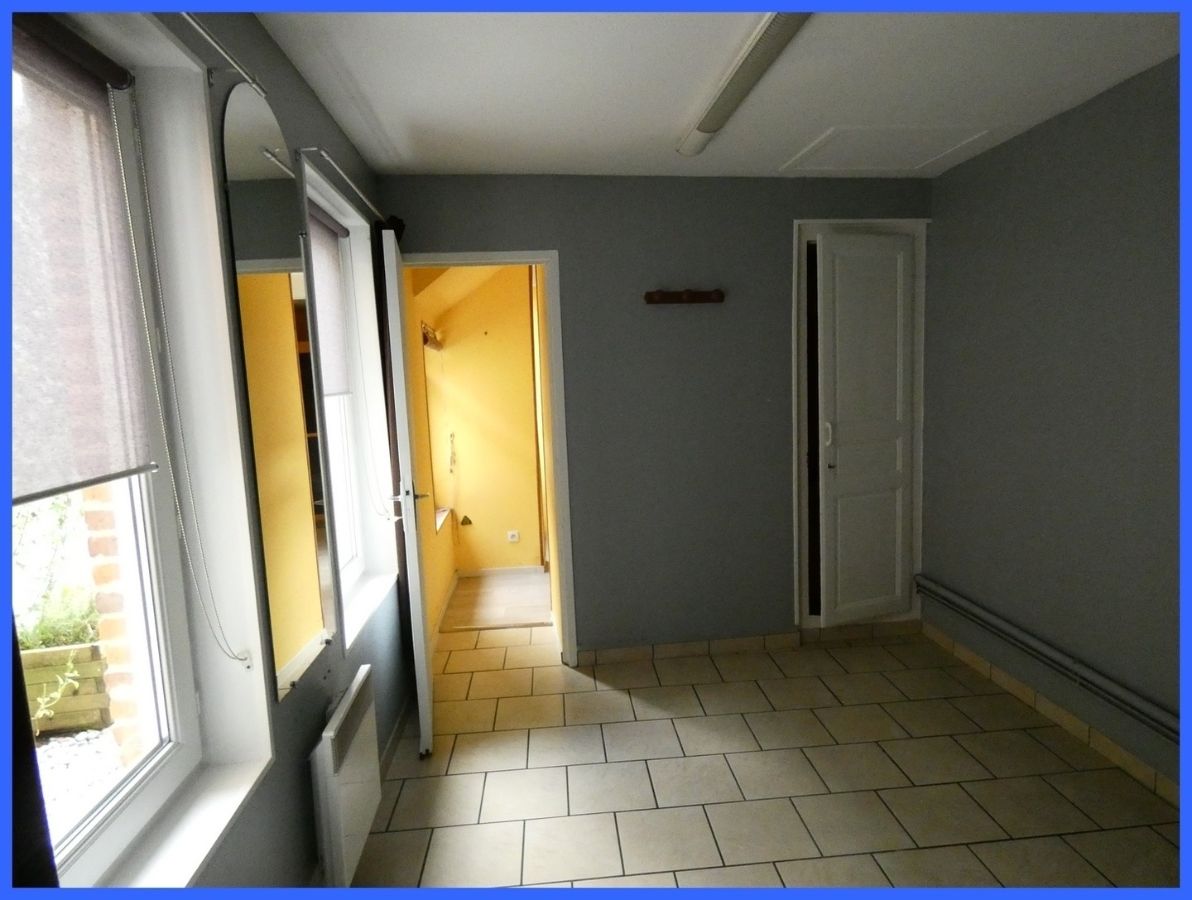 Plein centre ville de Rugles local et appartement libre d'activité à 86 000 €