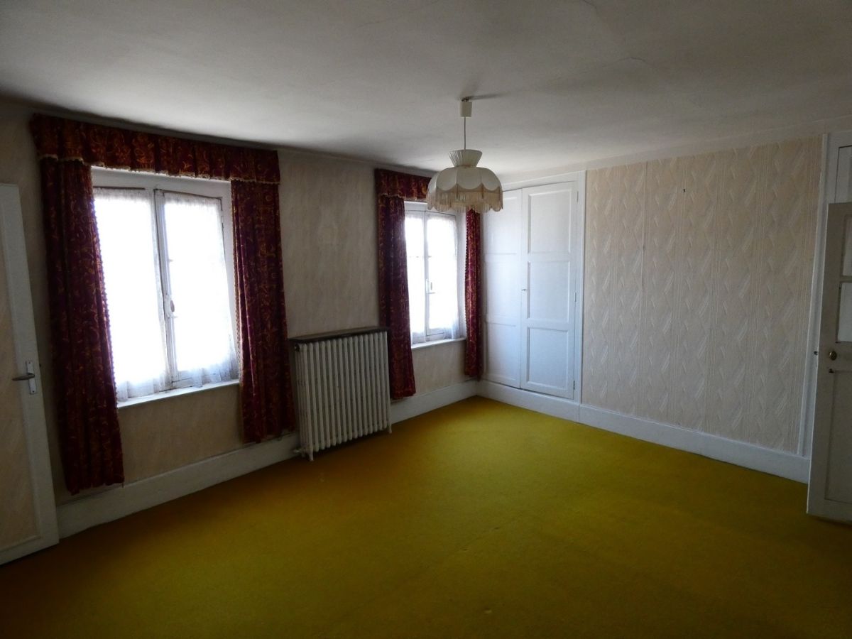 Axe Nonancourt, Verneuil sur Avre, Maison à rénover avec terrain à 75 000 €
