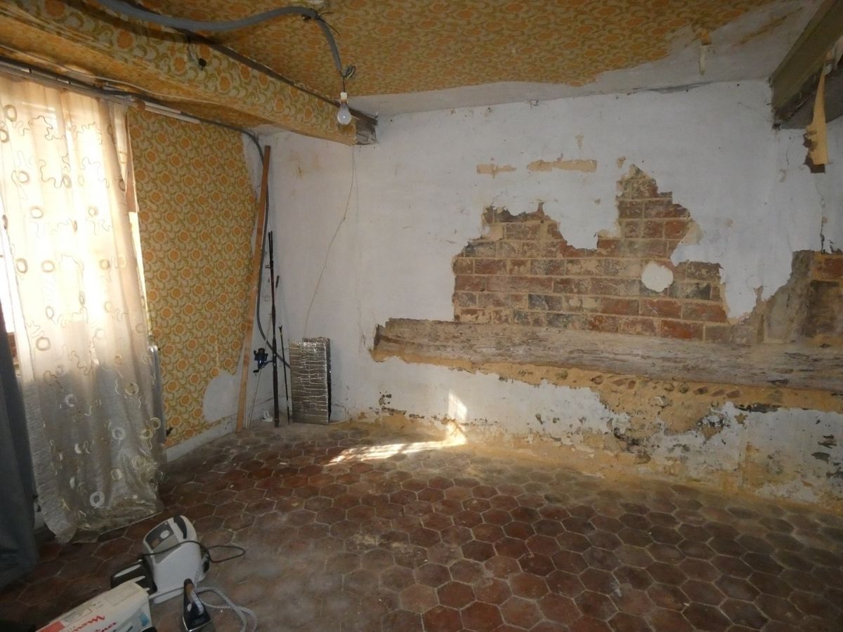 Maison à rénover dans un charmant village à 10 mn de Verneuil sur Avre à 55 000 €