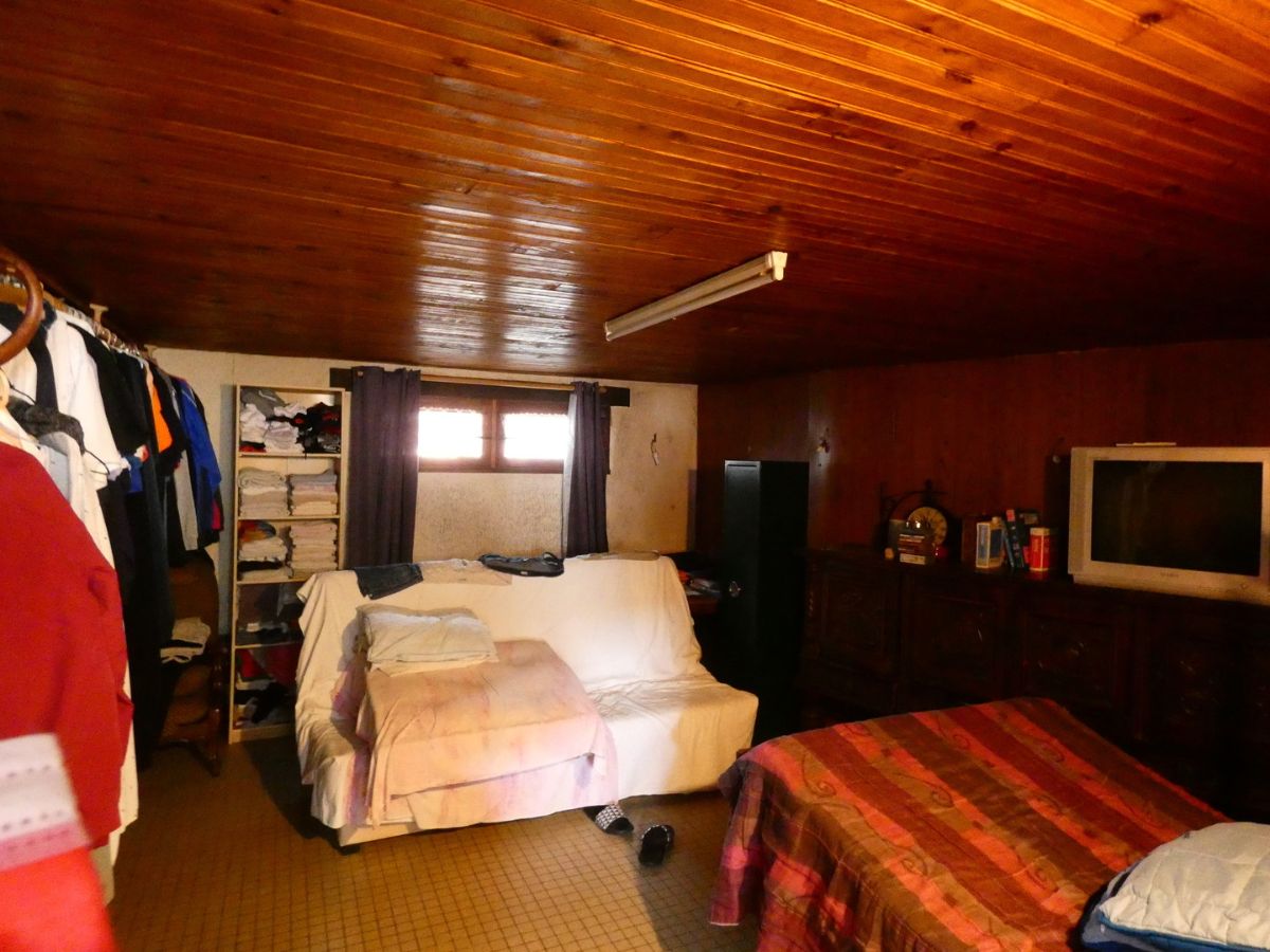 Deux habitations attenantes proche centre ville de Rugles à 169 000 €