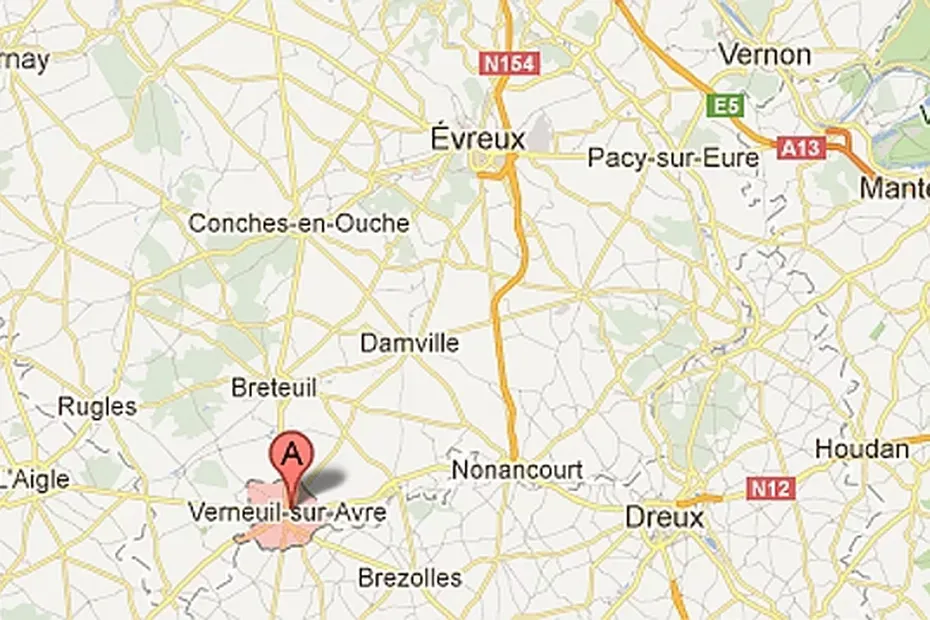 Longère à la campagne dans village à 10 mn de Verneuil sur Avre à 137 000 €.