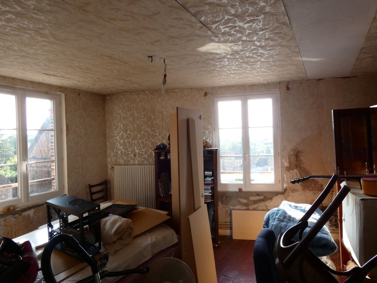 Deux habitations attenantes proche centre ville de Rugles à 169 000 €