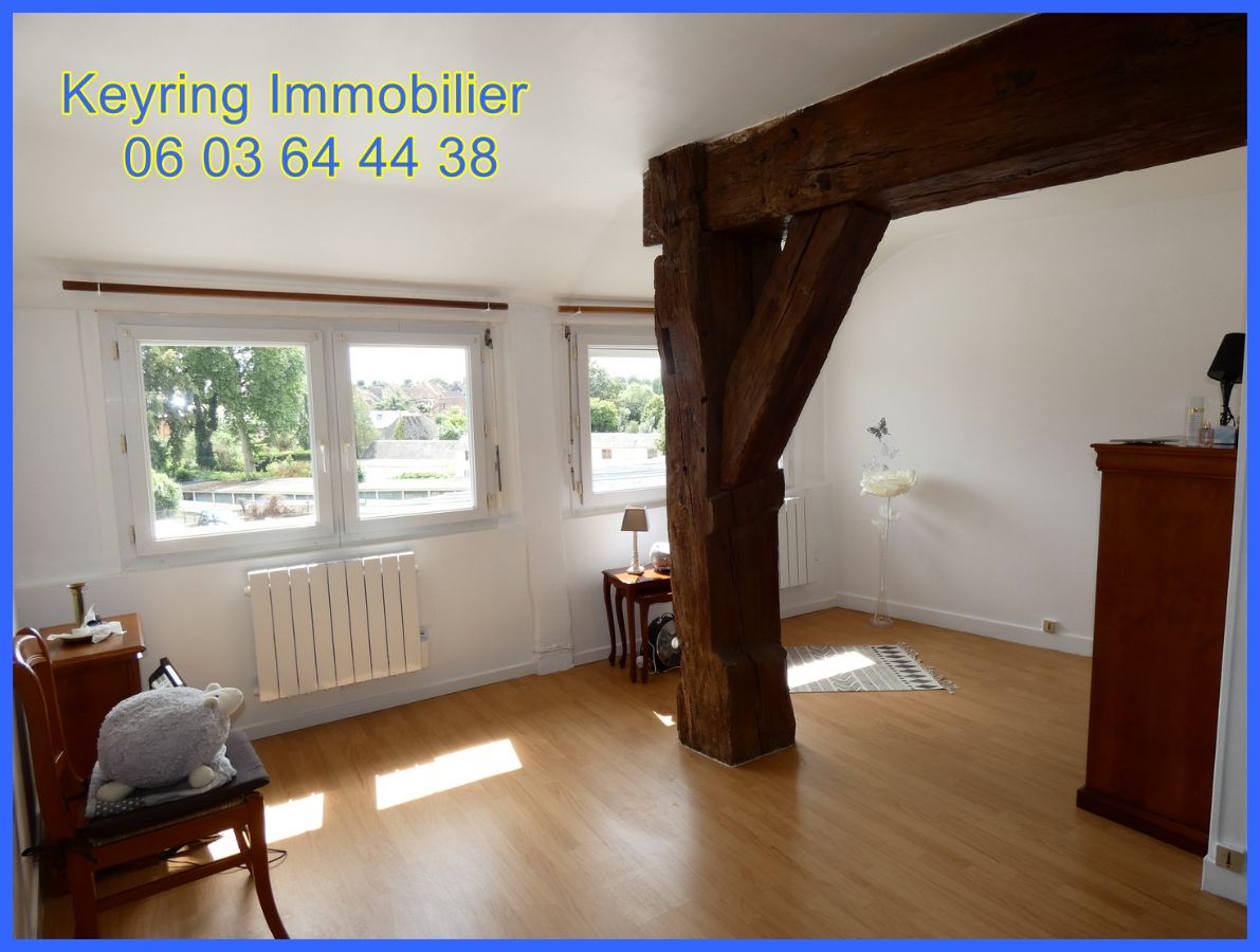 Grand Studio centre ville au calme Verneuil sur Avre à 41 000 €