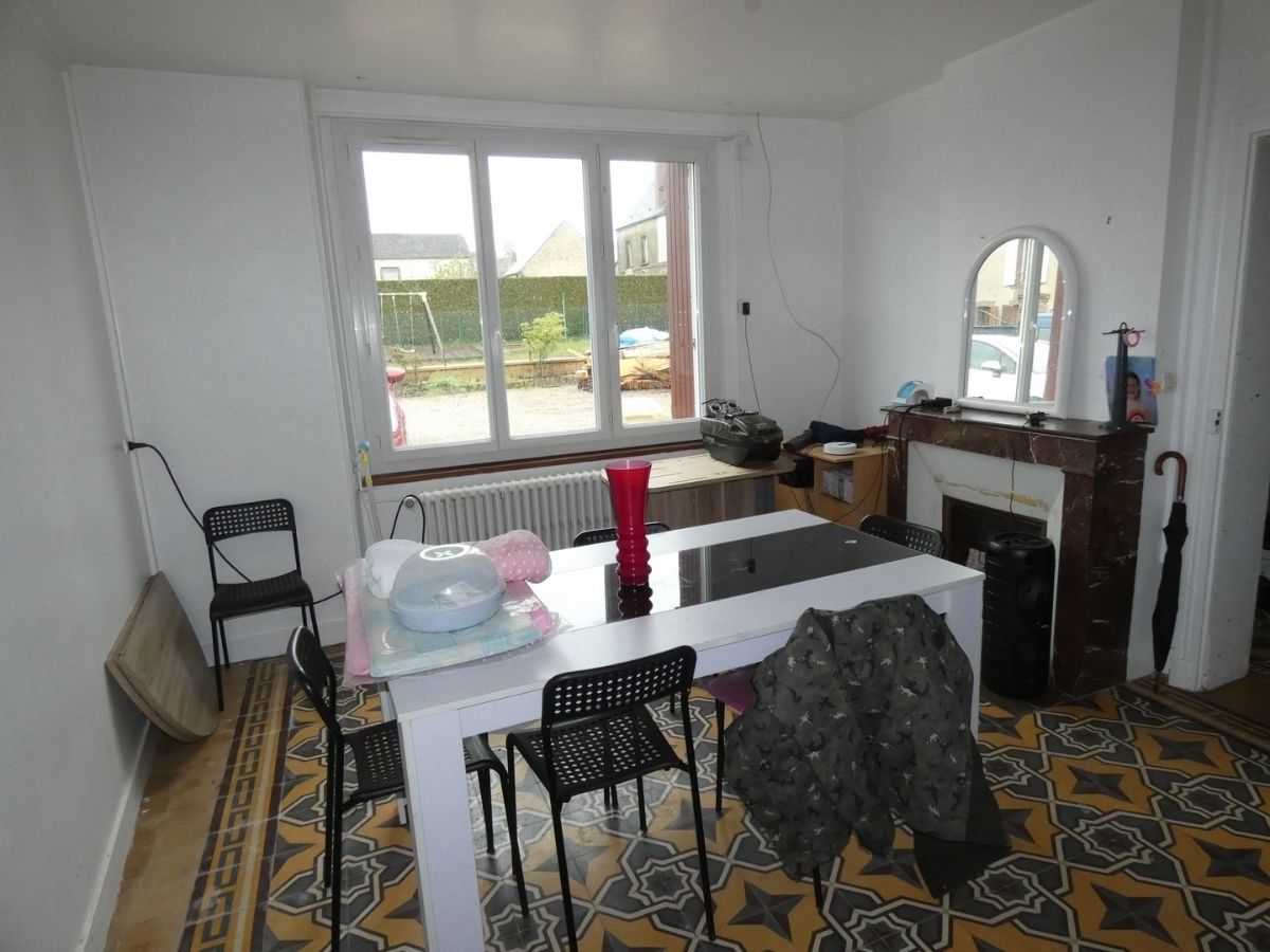 Maison ancienne dans une village du perche proche de toutes commodités à 139 000 €