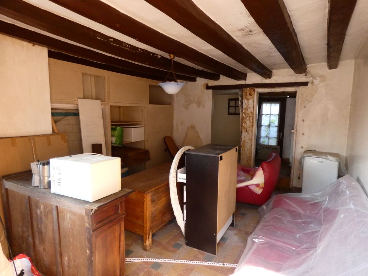 Maison à rénover proche centre ville de Rugles à 39 000 €