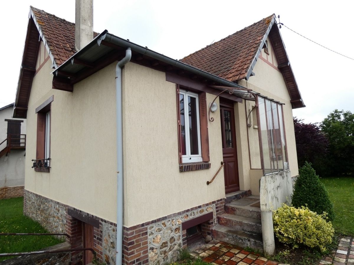 Maison du pays de 70 m² env. avec terrain, garage et cave à 126 500 €