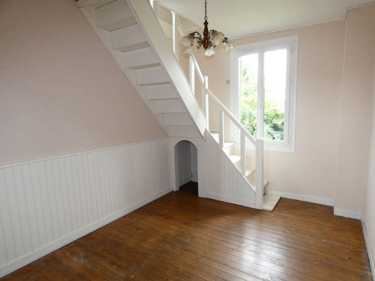 Maison du pays de 70 m² env. avec terrain, garage et cave à 126 500 €