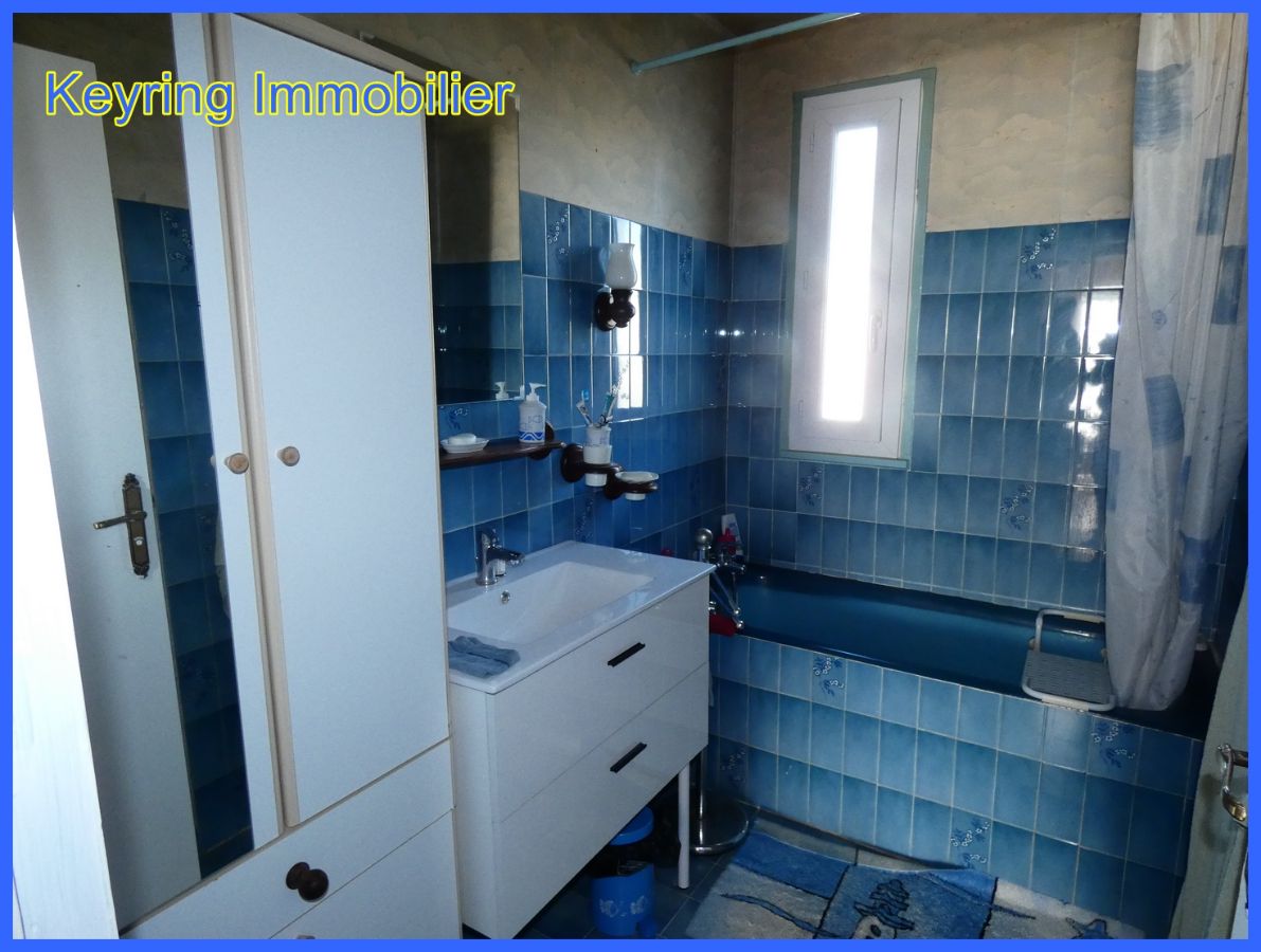 Pavillon de 3 chambres refait à neuf proche Evreux à 234 000 €
