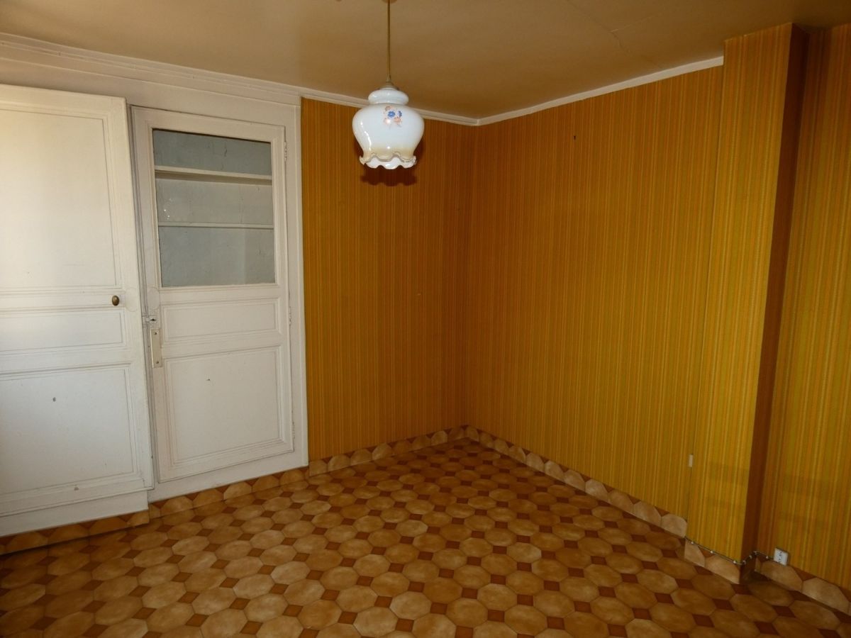 Axe Nonancourt, Verneuil sur Avre, Maison à rénover avec terrain à 75 000 €
