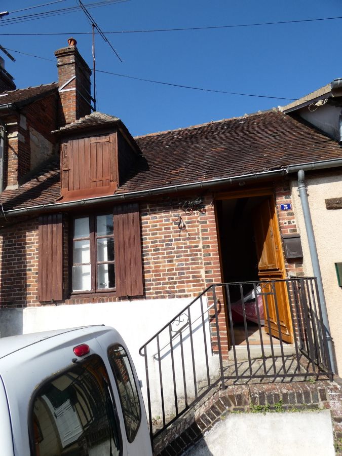 Maison à rénover proche centre ville de Rugles à 39 000 €