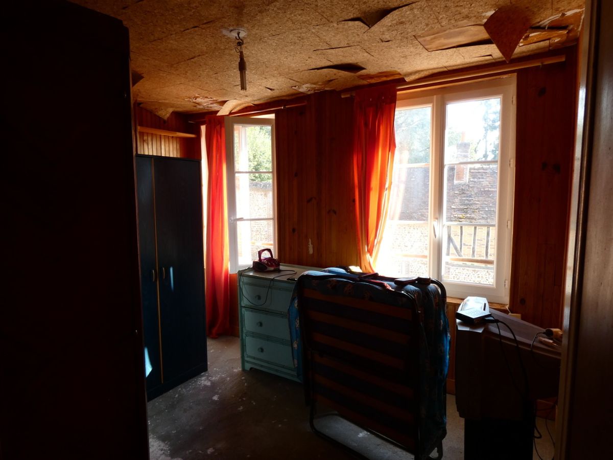 Deux habitations attenantes proche centre ville de Rugles à 169 000 €