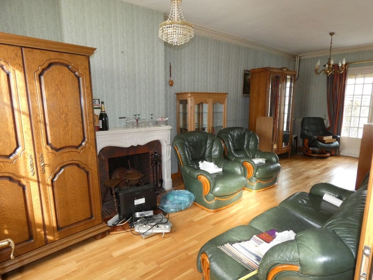 Dans Verneuil sur Avre Maison 3 chambres avec Terrain double garage à 240 000 €.