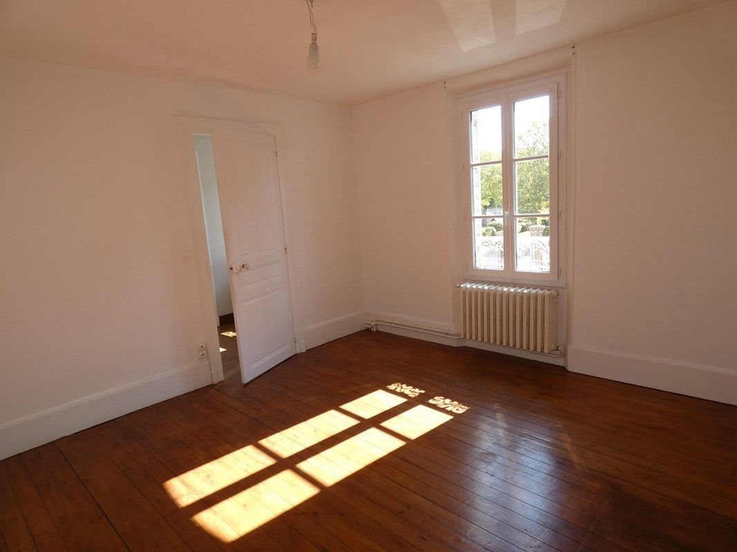 A 5 mn de Verneuil sur Avre Maison 5 chambres sans travaux à 210 000 €.