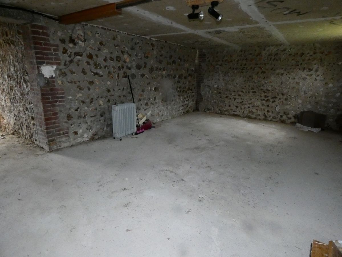 Maison du pays de 70 m² env. avec terrain, garage et cave à 126 500 €