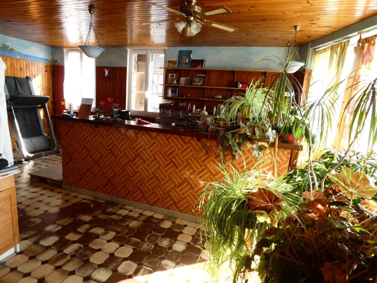 Deux habitations attenantes proche centre ville de Rugles à 169 000 €