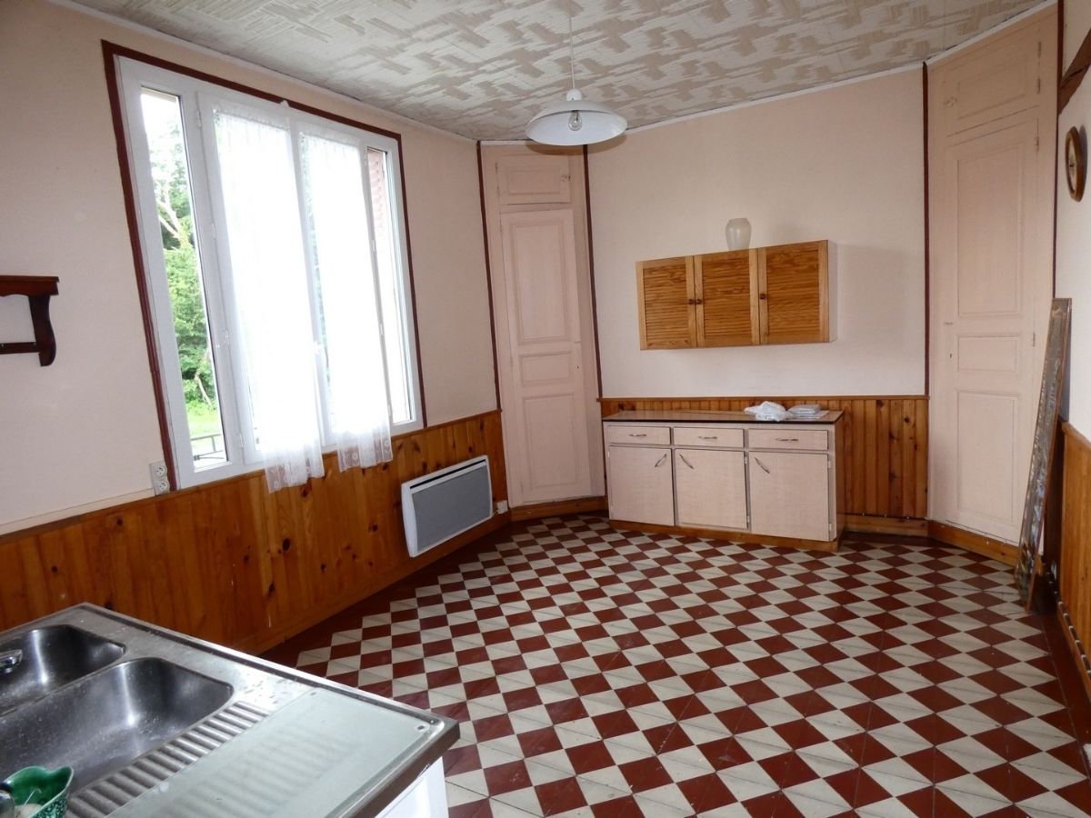 Maison du pays de 70 m² env. avec terrain, garage et cave à 126 500 €