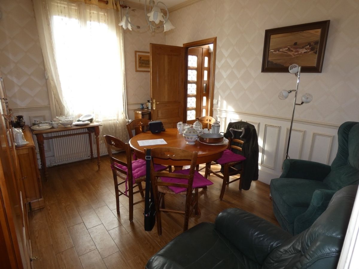 Dans Verneuil sur Avre Maison 3 chambres avec Terrain double garage à 240 000 €.