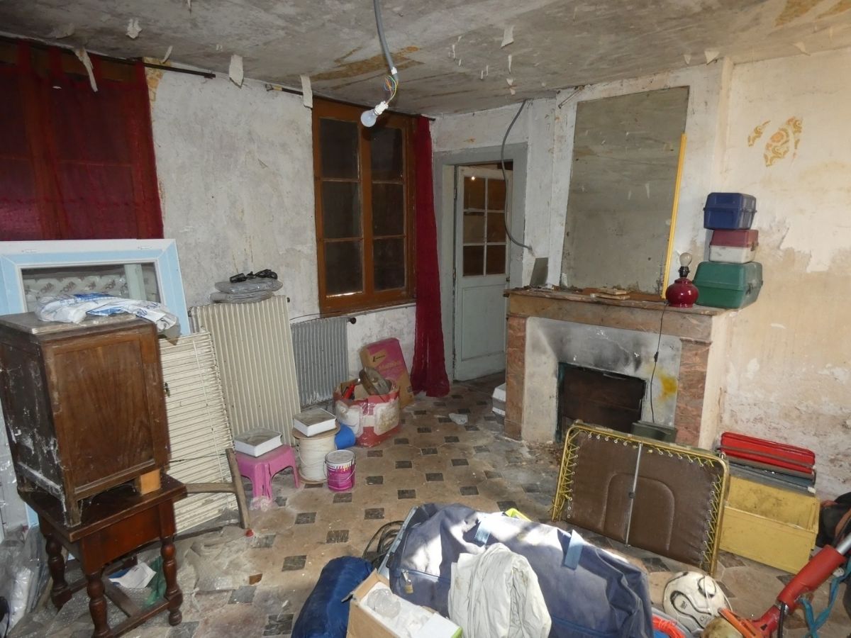 Maison à rénover dans un charmant village à 10 mn de Verneuil sur Avre à 55 000 €