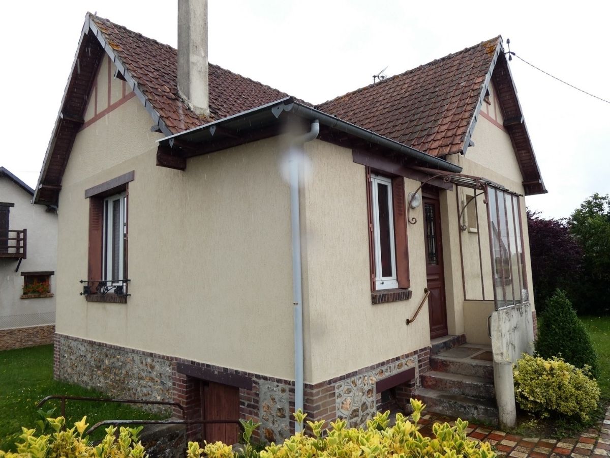 Maison du pays de 70 m² env. avec terrain, garage et cave à 126 500 €