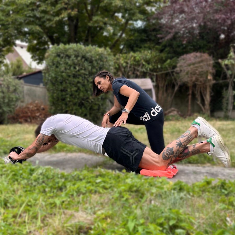 @slane-coaching_renforcement-musculaire_sandrine-salmier_thomaz_abdos