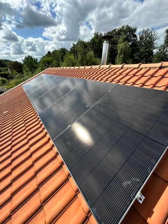 panneaux solaires maison ardoise