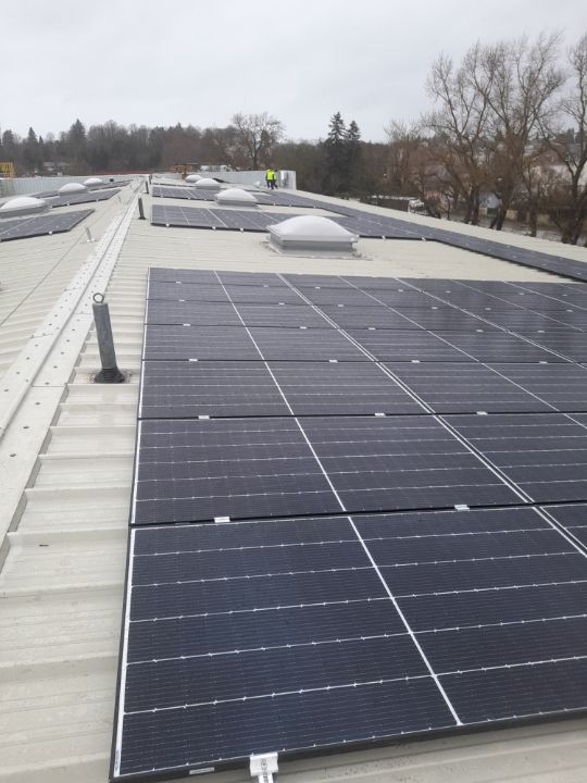 Panneaux solaires sur usine