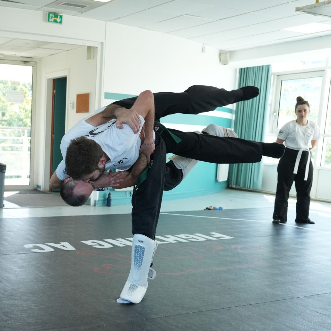 Porjection programme ceinture bleue de krav maga FEKM RD chez Krav Maga Protection KMP Levallois-perret 92