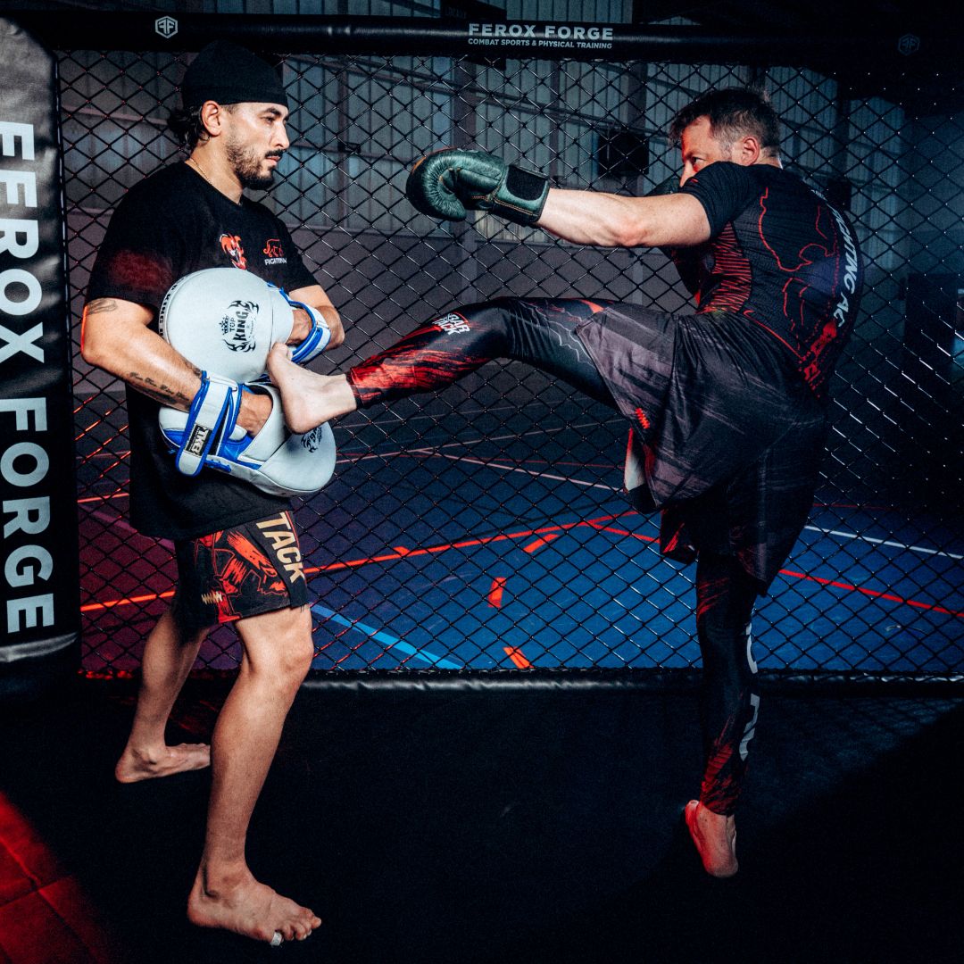 Stab Kick Kickboxing k1 style japonais Striking MMA Club Fighting AC 